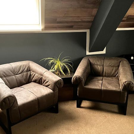 Hotel Dichtbijzee Oosterend  Bagian luar foto