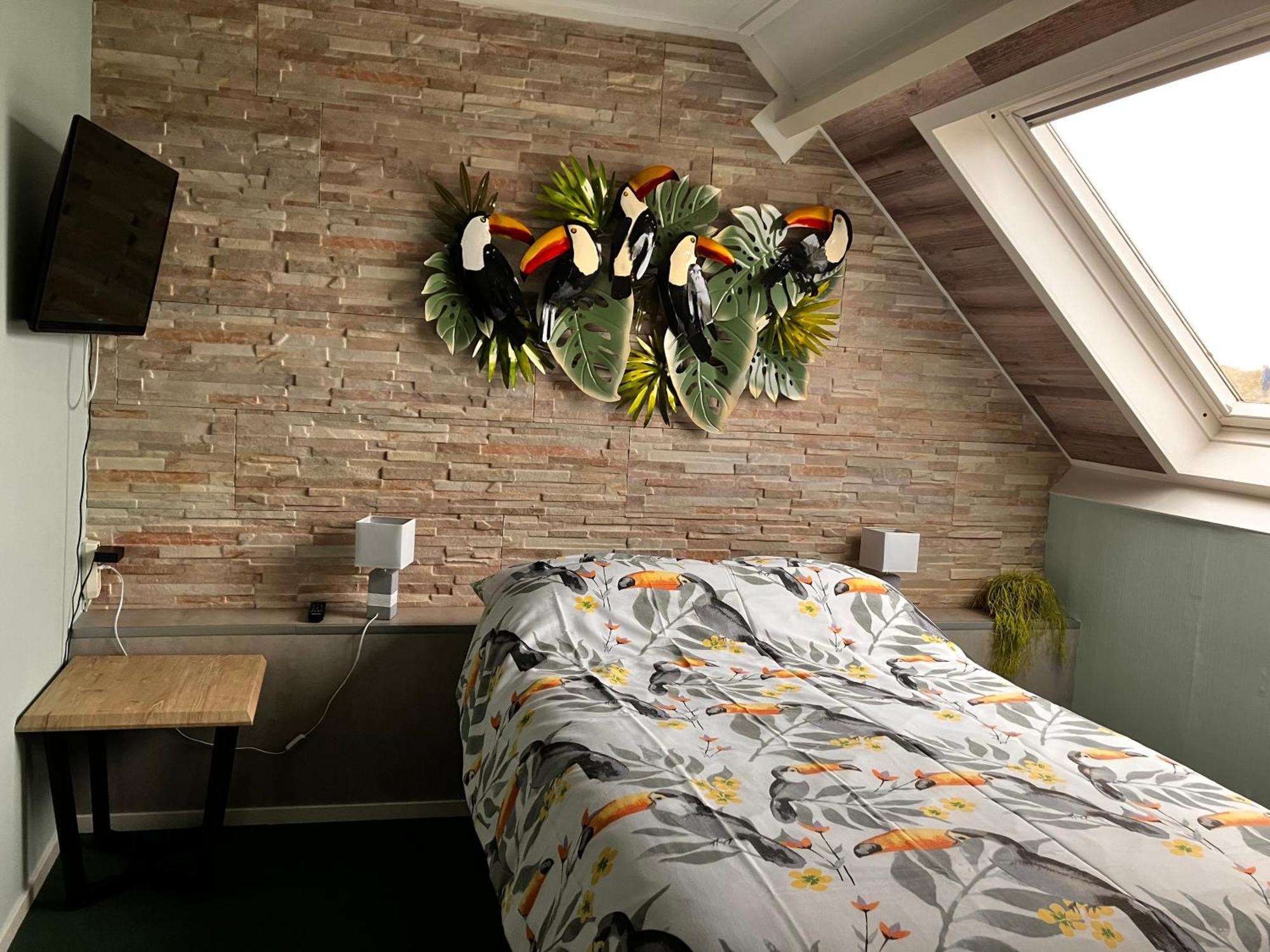 Hotel Dichtbijzee Oosterend  Bagian luar foto