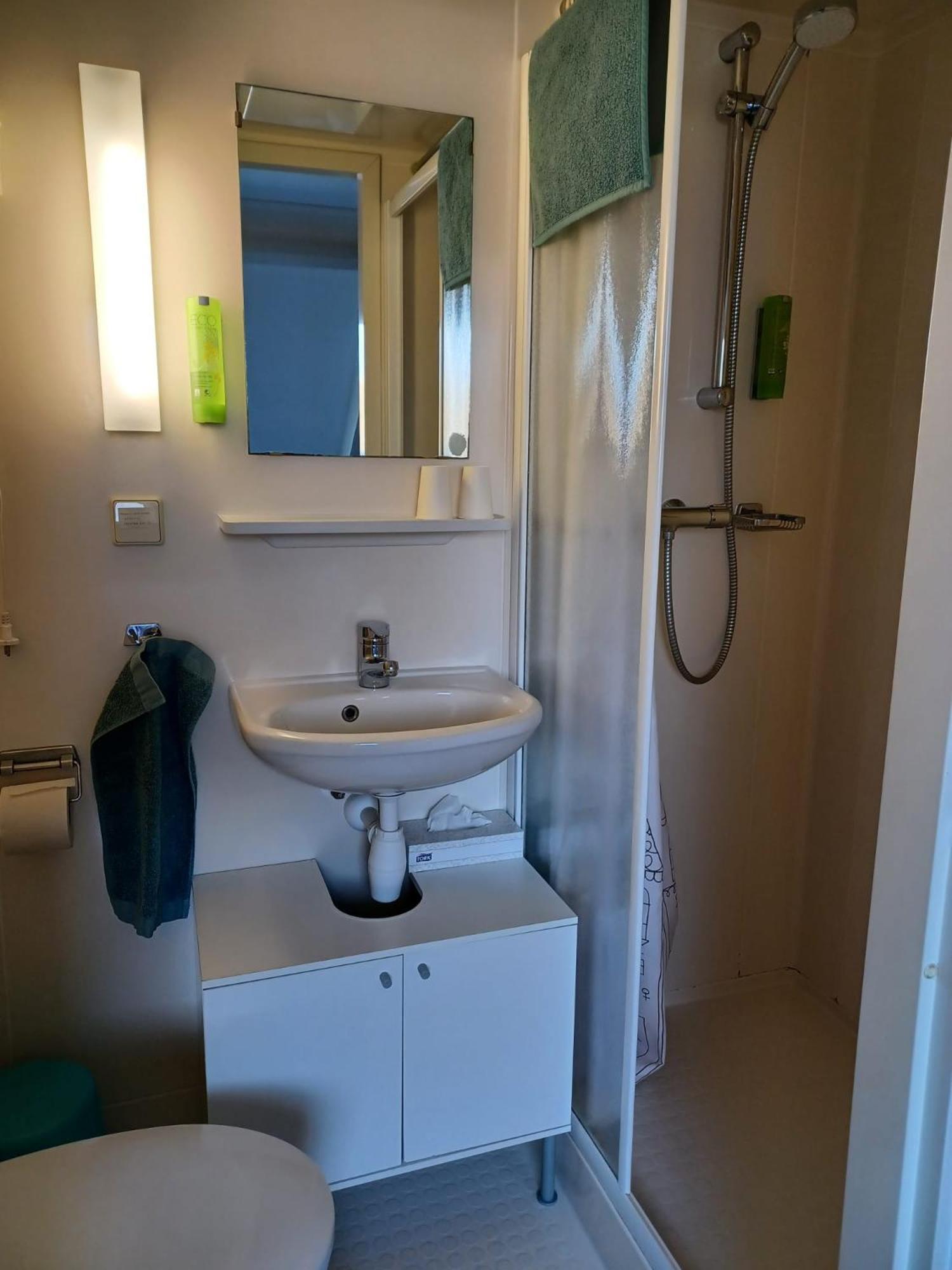 Hotel Dichtbijzee Oosterend  Bagian luar foto