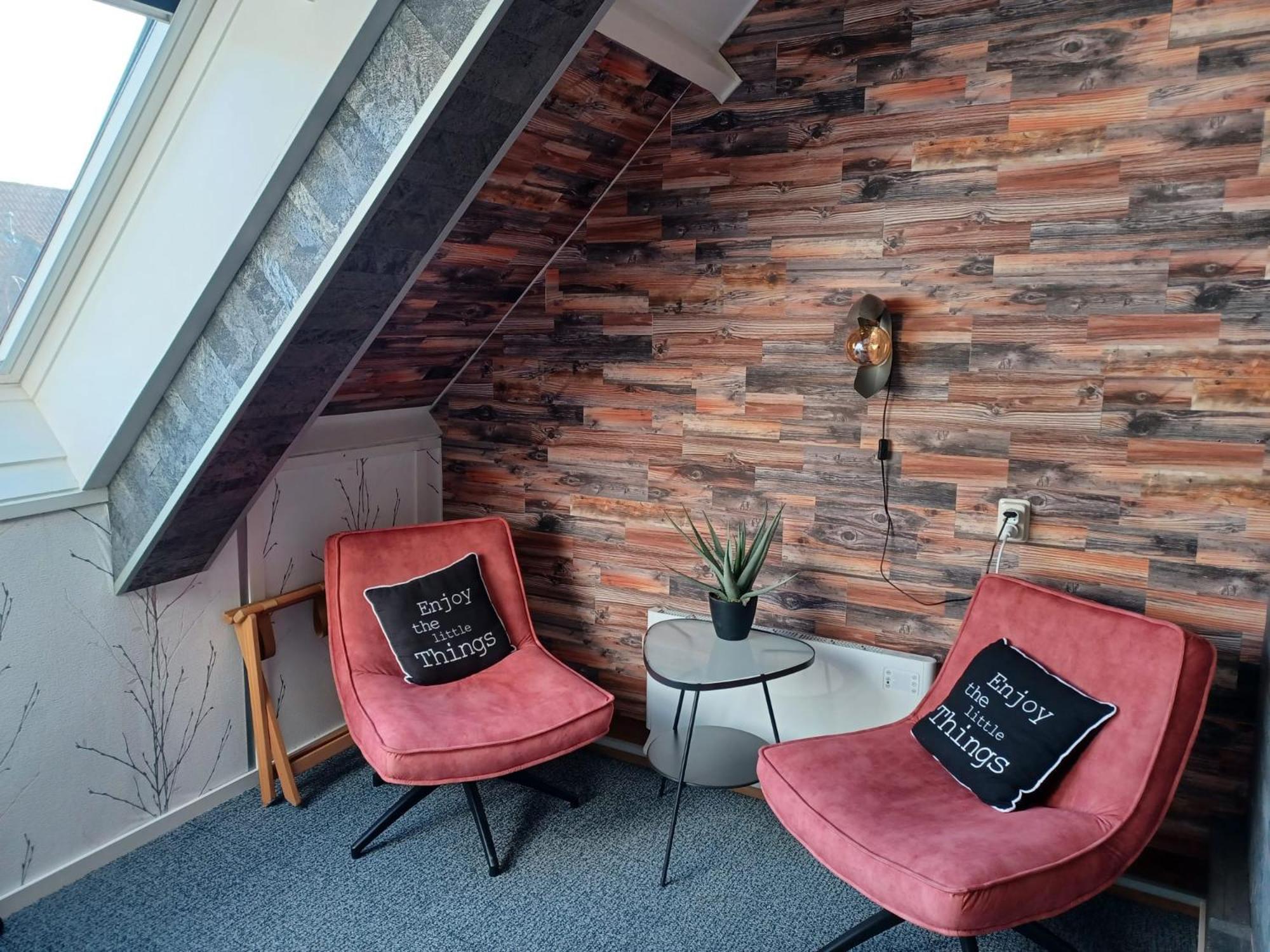 Hotel Dichtbijzee Oosterend  Bagian luar foto